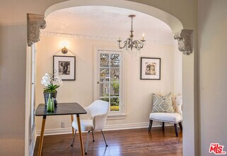 239 S Orange Dr in Los Angeles, CA - Building Photo - Building Photo