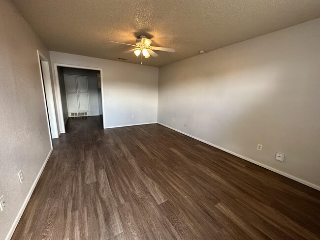 2103 S Loop 289 in Lubbock, TX - Building Photo - Building Photo