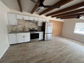 1216 E 138th Ave in Tampa, FL - Building Photo - Building Photo