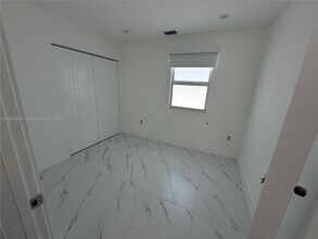2313 SW 60th Ct in Miami, FL - Building Photo - Building Photo