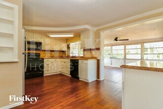4125 Woodsville Dr in New Port Richey, FL - Building Photo - Building Photo