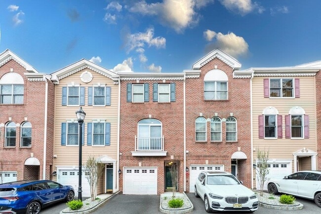 235 Price Ct in West New York, NJ - Building Photo - Building Photo