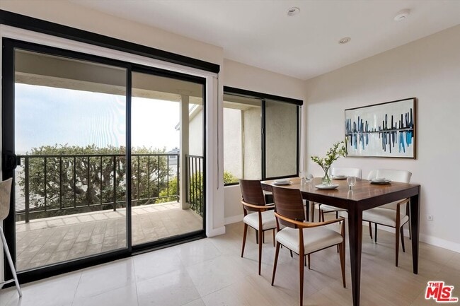 6789 Shearwater Ln in Malibu, CA - Building Photo - Building Photo