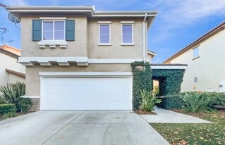 24130 Tango Dr in Santa Clarita, CA - Building Photo