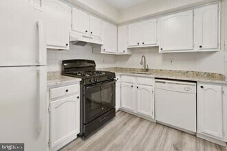 106 Lassen Ct in Princeton, NJ - Building Photo - Building Photo