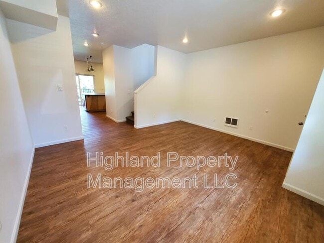 1215-1217 NE Monroe St in Pullman, WA - Building Photo - Building Photo