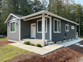 8093 Wenatchee Pl NW in Silverdale, WA - Building Photo