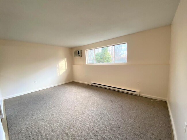 75 Vine St-Unit -8 A2 in Saugus, MA - Building Photo - Building Photo
