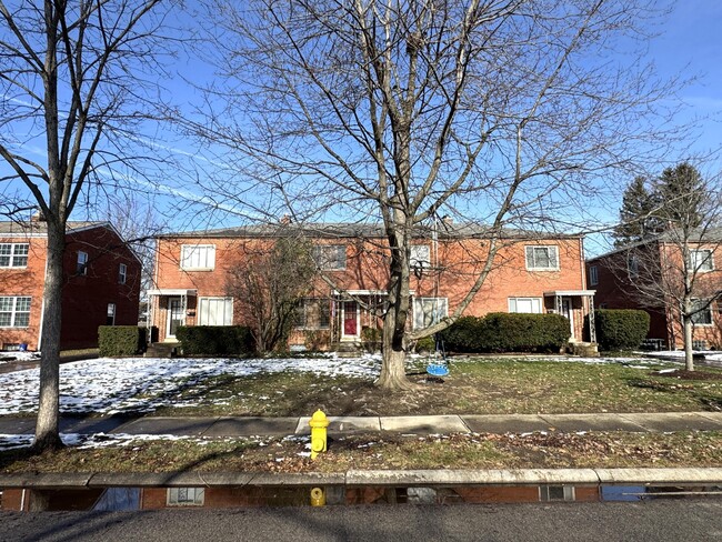 2030 Harwitch Rd in Columbus, OH - Foto de edificio - Building Photo