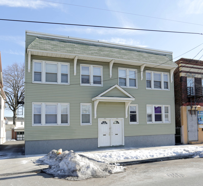 583-585 Meadow St in Elizabeth, NJ - Building Photo - Building Photo