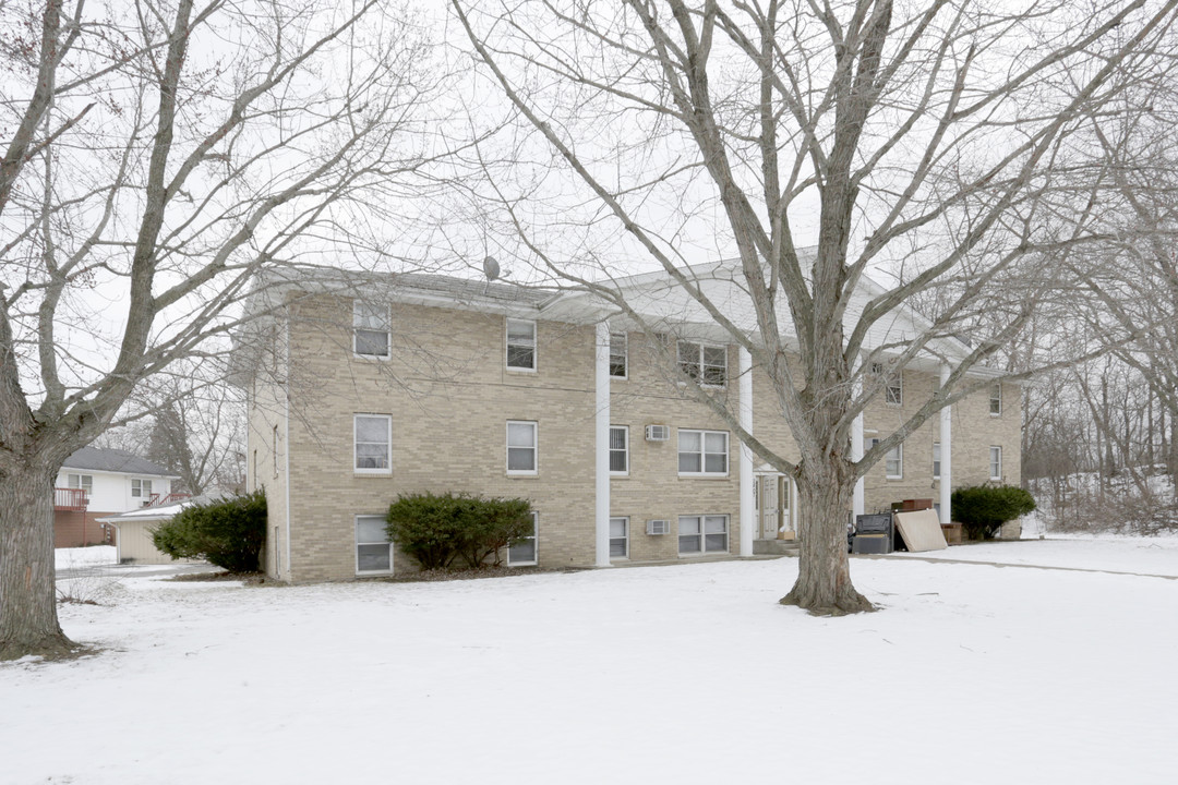 2807 Rudeen Close in Rockford, IL - Foto de edificio