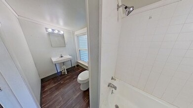 121 S Main St in Spring Grove, PA - Building Photo - Building Photo