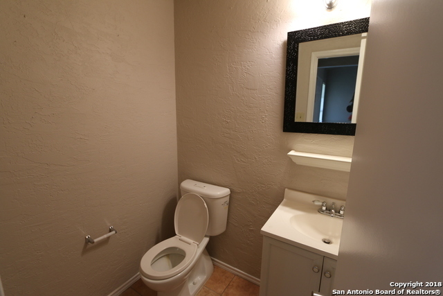 9570 Gladeview in San Antonio, TX - Building Photo - Building Photo