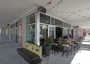 1475 SW 8th St in Miami, FL - Building Photo - Building Photo