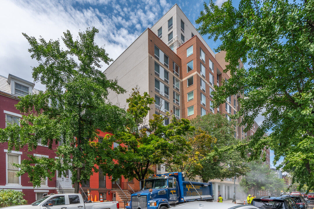 Hanson Place Community Plaza in Brooklyn, NY - Building Photo