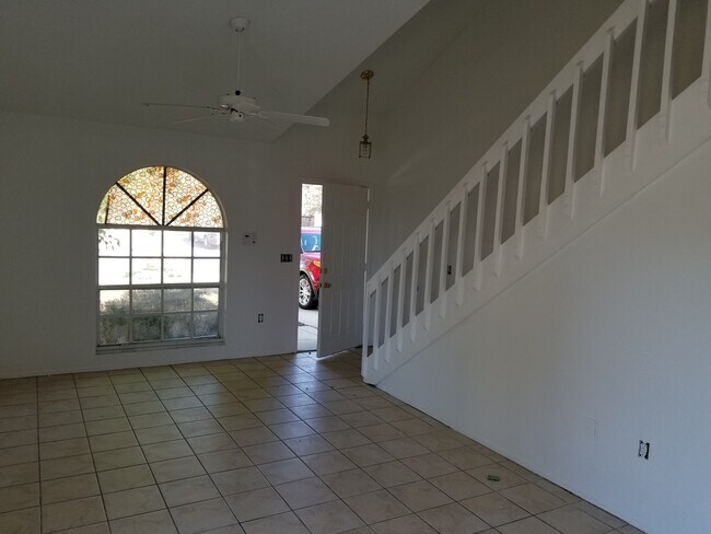 3306 Queens Cove Loop in Winter Haven, FL - Building Photo - Building Photo