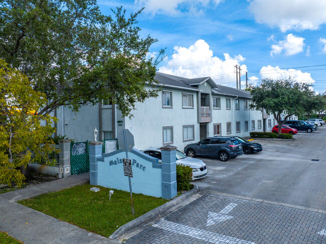 Malaga Park in Hialeah, FL - Building Photo - Building Photo