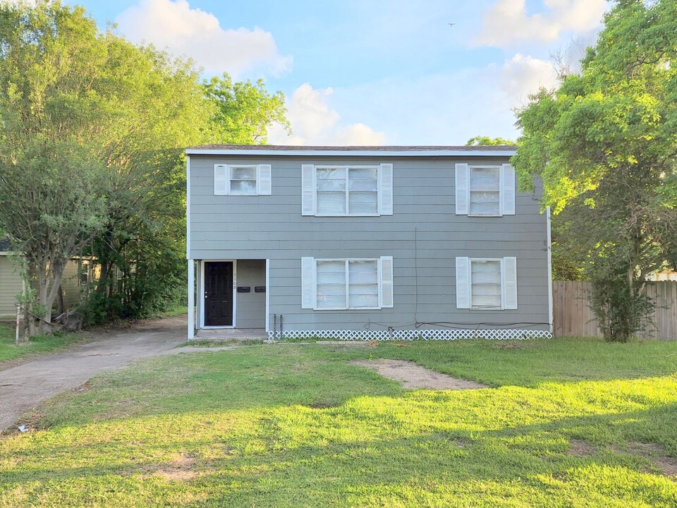 1108 2nd Ave N in Texas City, TX - Building Photo