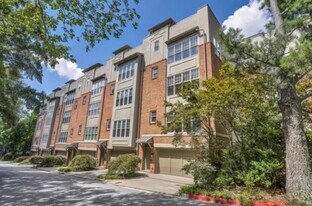 1390 Dutch Valley Pl NE in Atlanta, GA - Building Photo