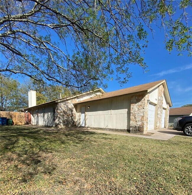 11308 Ptarmigan Cove in Austin, TX - Building Photo - Building Photo