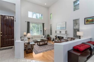 7371 Westcliff Dr in Los Angeles, CA - Building Photo - Building Photo