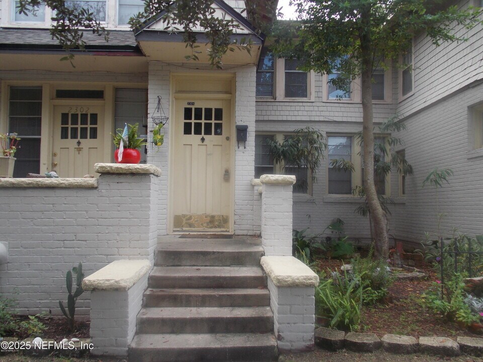 2304 College St in Jacksonville, FL - Building Photo
