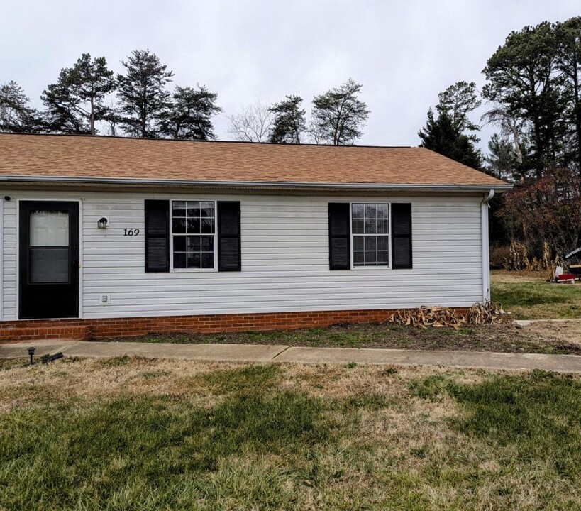 169 James St in Lincolnton, NC - Building Photo