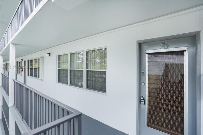 13250 SW 4th Ct in Pembroke Pines, FL - Building Photo - Building Photo