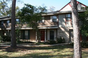 220-228 N Taylor St in Covington, LA - Building Photo