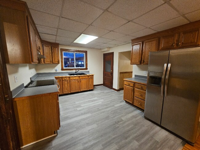 2 Brookside Ave-Unit -Main house in Endicott, NY - Building Photo - Building Photo