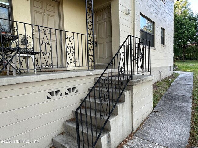 property at 5148 Floral Bluff Rd