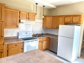 305 8th Ave S in St. Cloud, MN - Foto de edificio - Building Photo