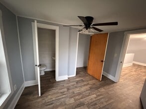 5195 Georgetown Rd in Owenton, KY - Foto de edificio - Building Photo