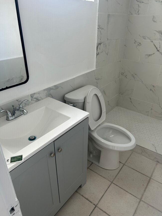 244 Melrose Dr in Oxnard, CA - Foto de edificio - Building Photo