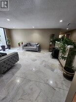 3695 Kaneff Crescent in Mississauga, ON - Building Photo
