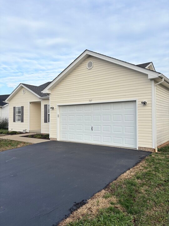 567 Aries Ct in Bowling Green, KY - Building Photo
