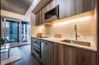 101 Peel Rue in Montréal, QC - Building Photo - Building Photo