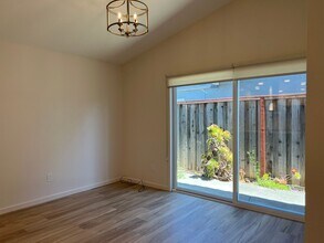 107 Bond Ave in Petaluma, CA - Building Photo - Building Photo