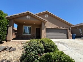 750 W 350 N in Hurricane, UT - Foto de edificio - Building Photo