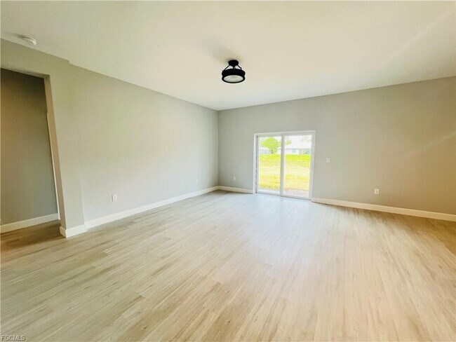 2718 Helen Cir in Lehigh Acres, FL - Building Photo - Building Photo