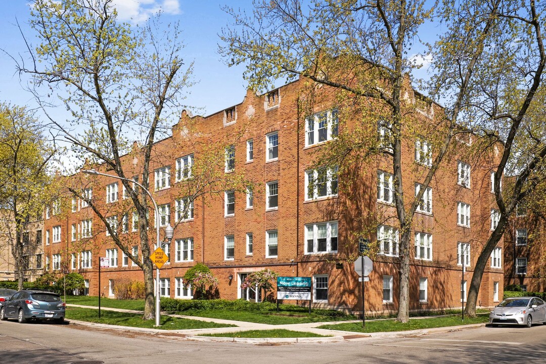 1902 W Morse Ave, Unit 2 in Chicago, IL - Foto de edificio