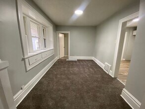 744 Lakewood Blvd in Akron, OH - Building Photo - Building Photo