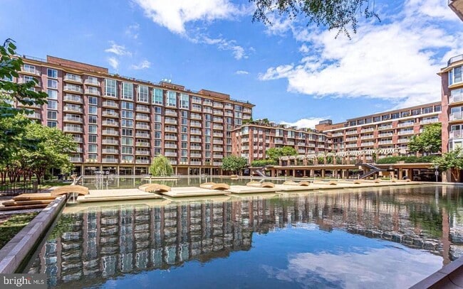 510 N St SW, Unit N-318 in Washington, DC - Building Photo - Building Photo