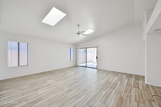 2535 E Parkside Ln in Phoenix, AZ - Building Photo - Building Photo
