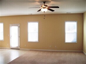 28 Thornbury Dr in Rocky Point, NC - Foto de edificio - Building Photo
