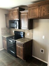12321 Edison Dr in Oklahoma City, OK - Building Photo - Building Photo