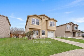 915 Ridingate Farm in San Antonio, TX - Building Photo - Building Photo