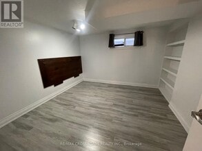 493 Upper Gage Ave in Hamilton, ON - Building Photo - Building Photo