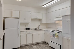 Camelback Properties in Phoenix, AZ - Building Photo