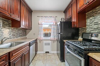 87-37 Marengo St in Queens, NY - Building Photo - Building Photo